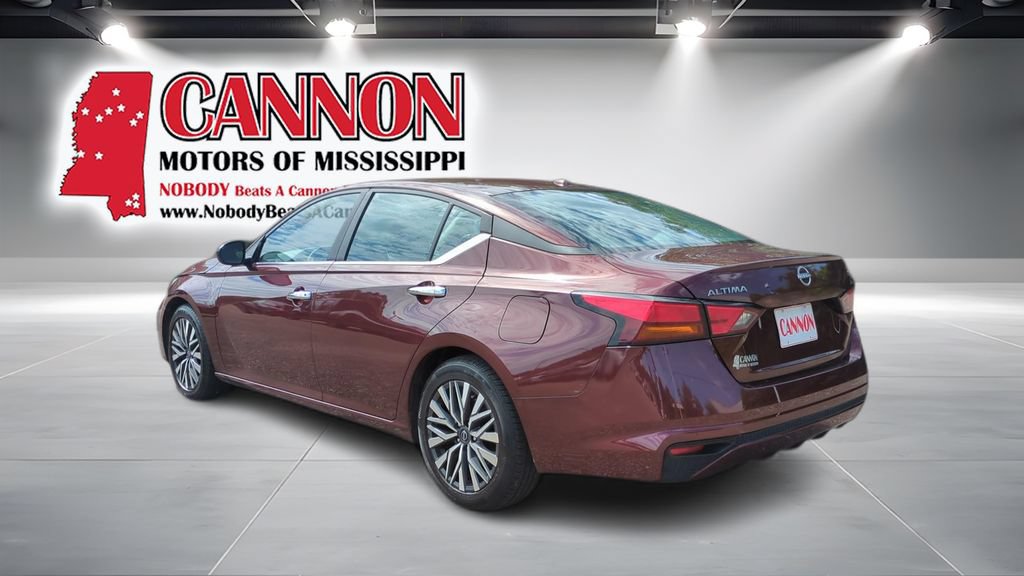 Used 2024 Nissan Altima 2.5 SV FWD image 7