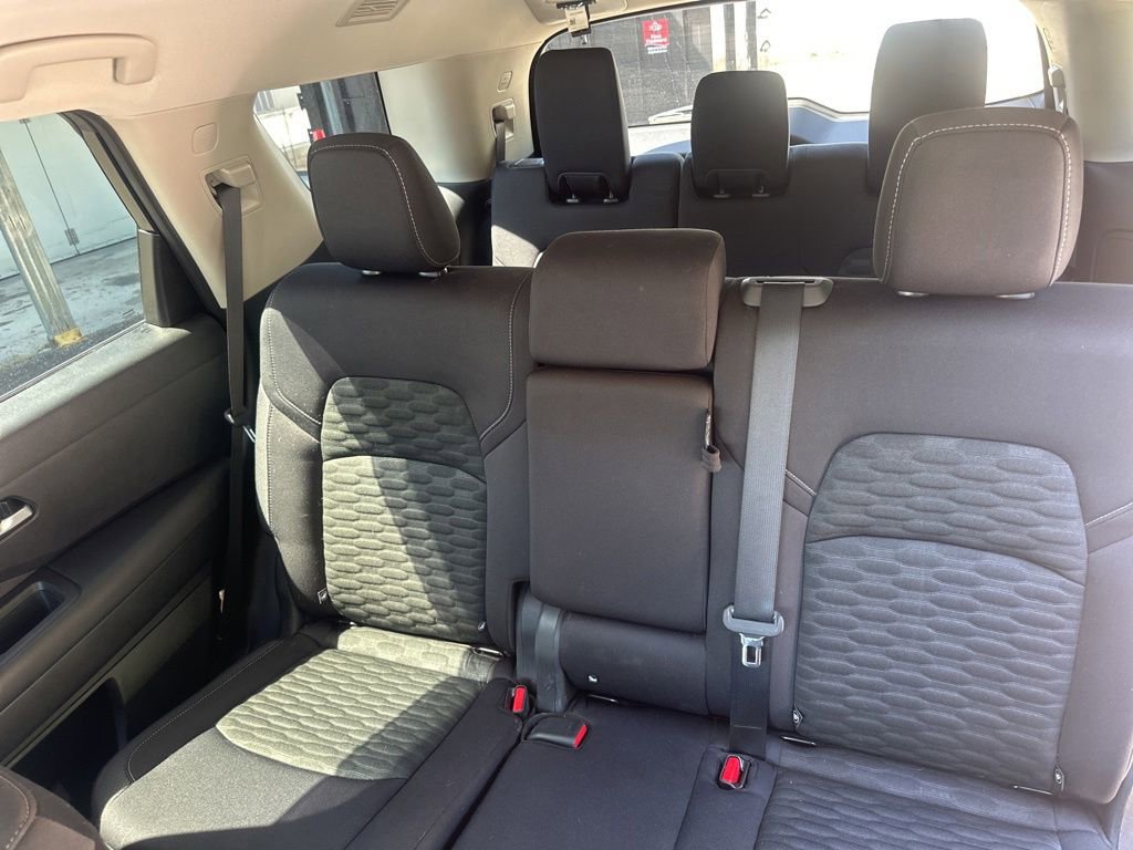 Used 2022 Nissan Pathfinder S AWD/4WD image 9