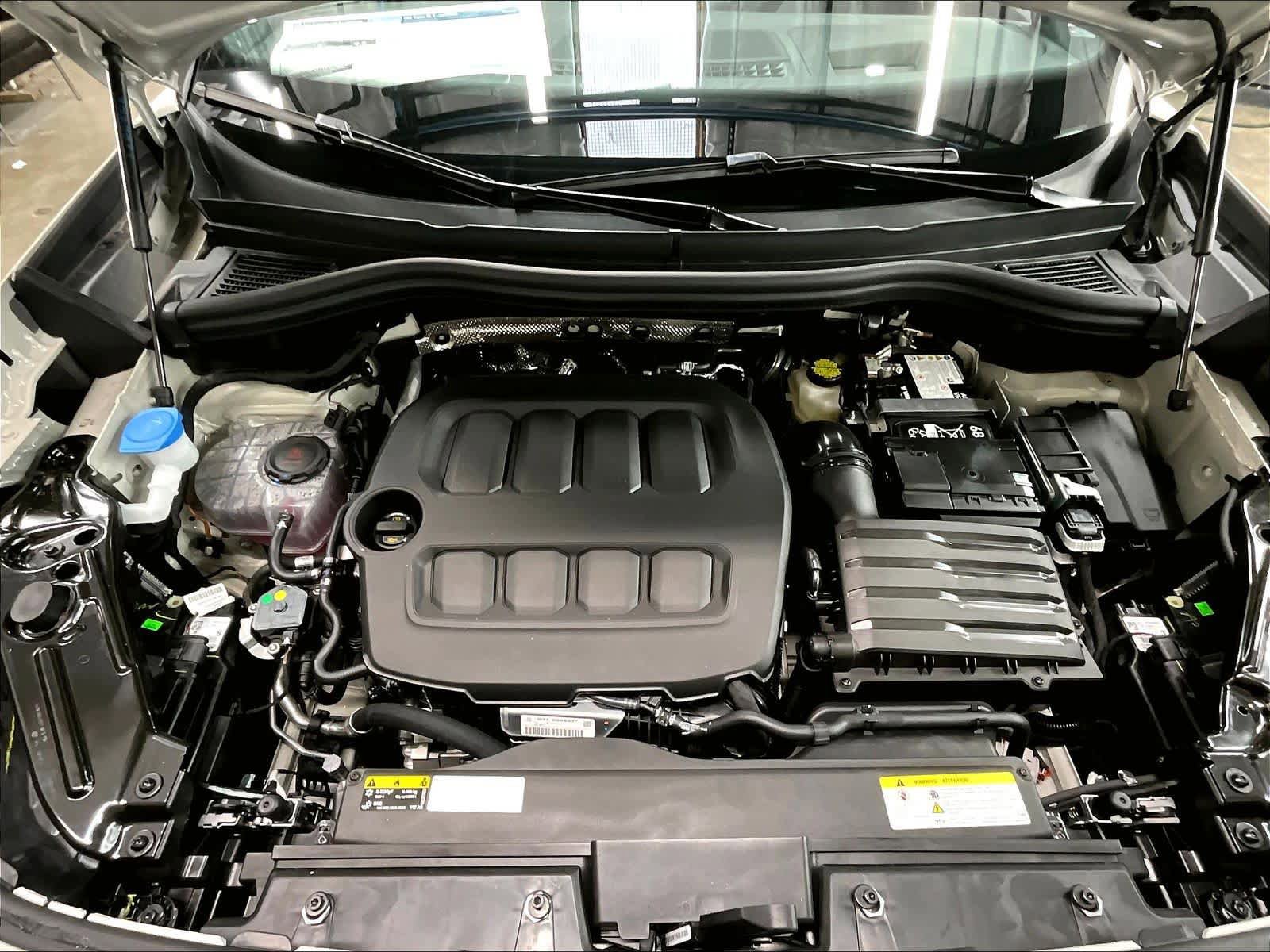New 2026 Volkswagen Tiguan SE R-Line AWD/4WD image 13