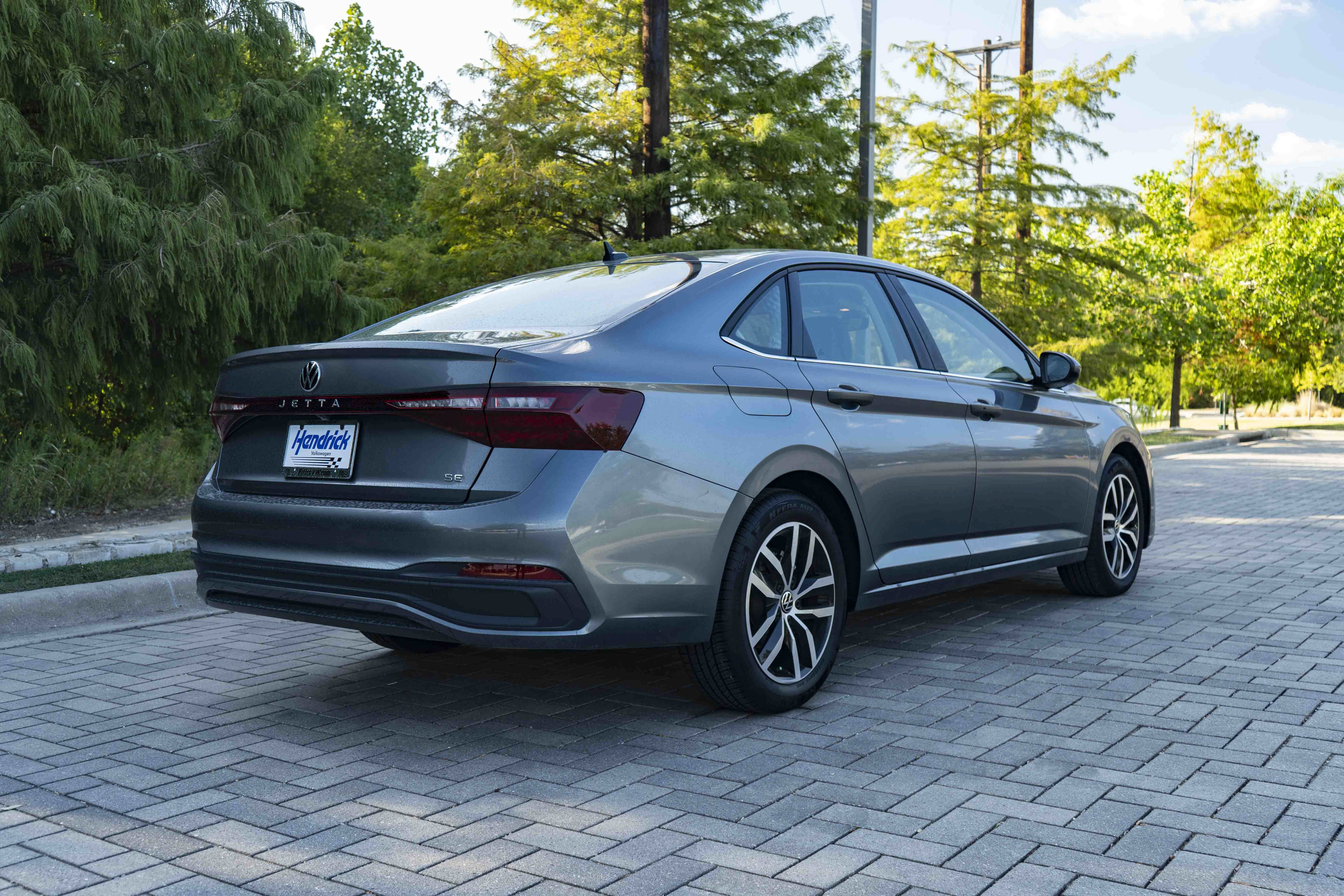 Certified 2025 Volkswagen Jetta SE w/ Sunroof Package FWD image 8
