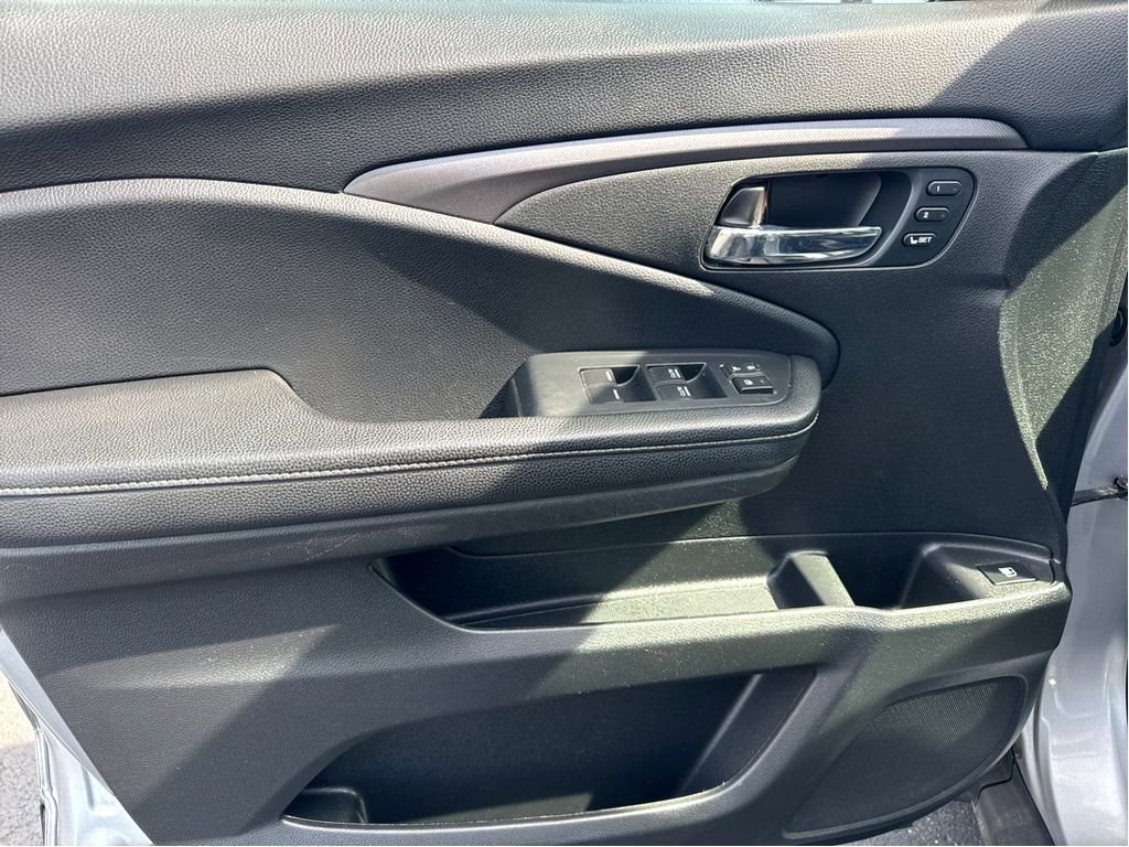 Used 2022 Honda Ridgeline RTL image 11