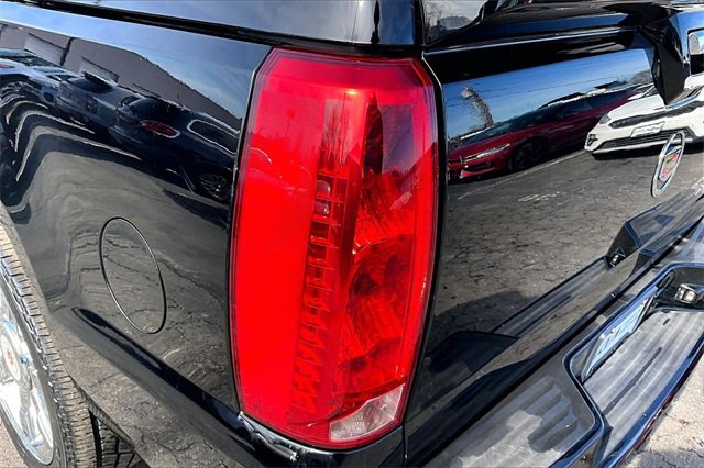 Used 2013 Cadillac Escalade EXT Premium image 28