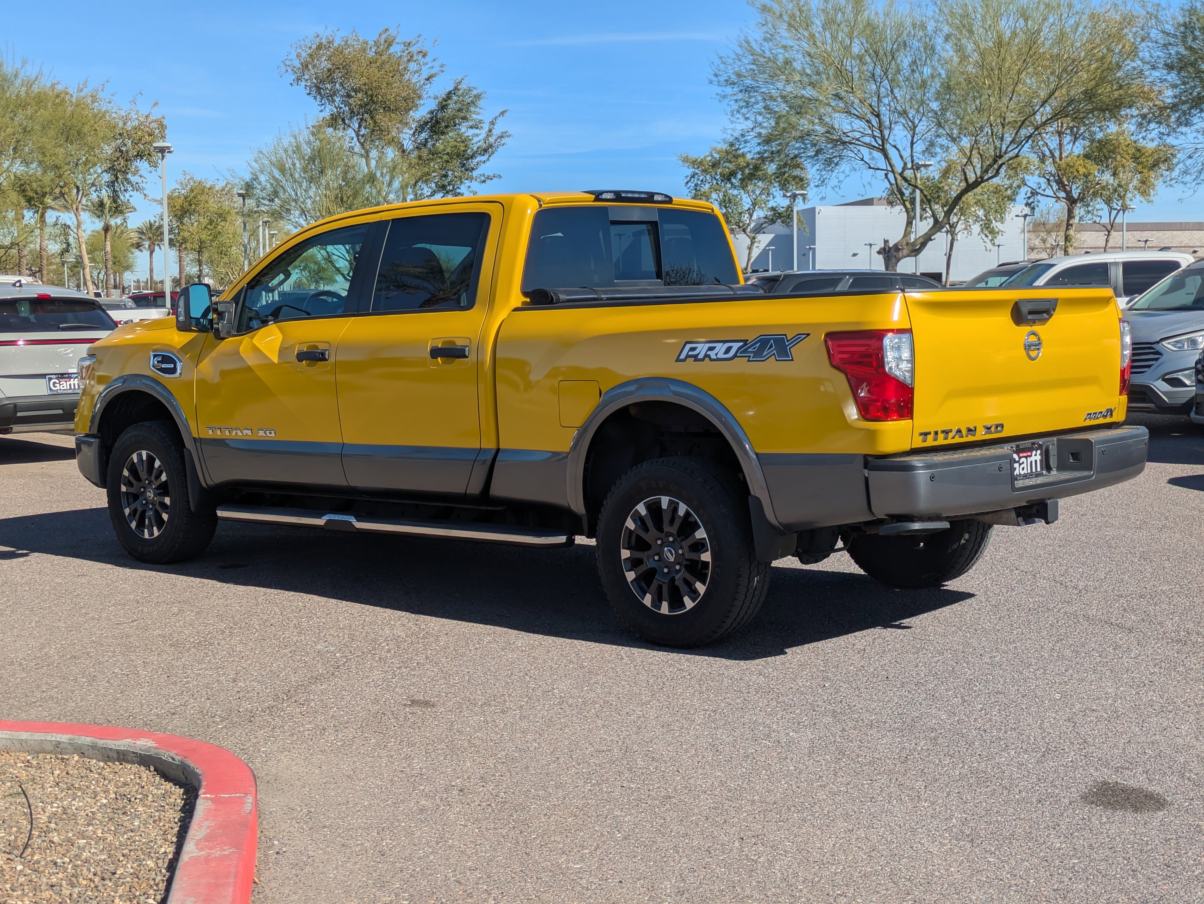 Used 2017 Nissan Titan PRO-4X w/ Pro-4x Convenience Package image 5