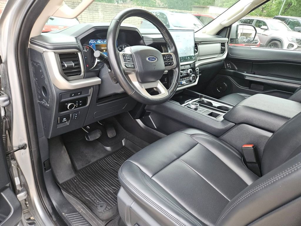 Used 2024 Ford Expedition Max XLT image 13