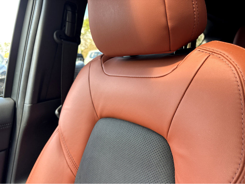 Used 2025 MAZDA CX-5 Carbon Edition image 4