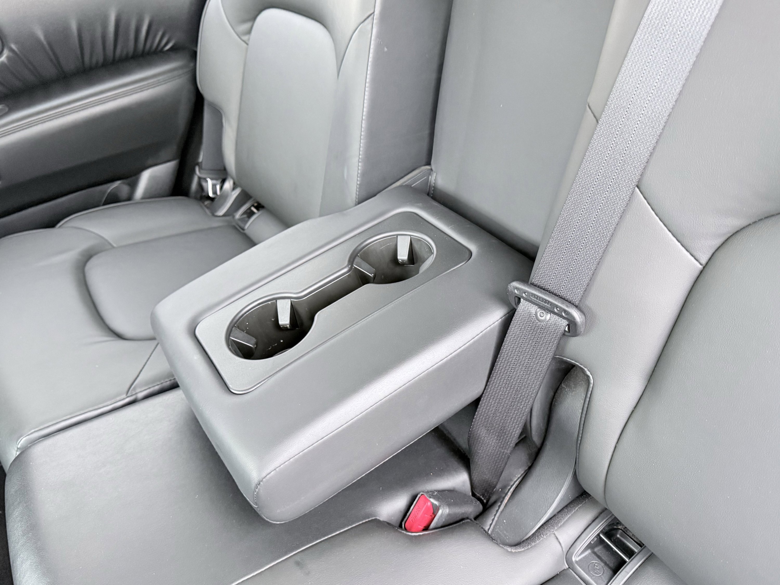 Used 2021 Nissan Armada SV w/ SV Appearance Package image 36