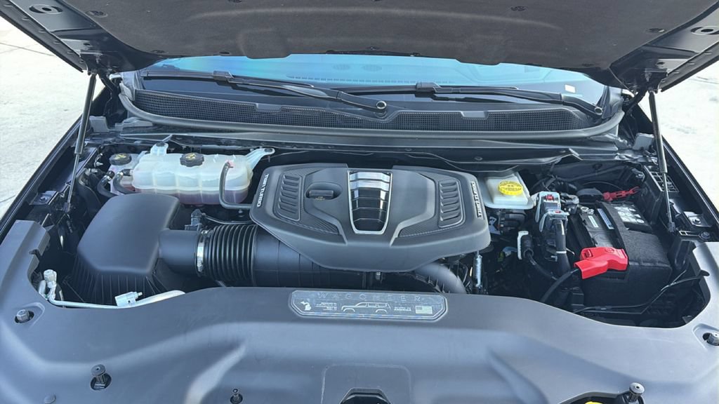 Used 2023 Jeep Grand Wagoneer L Series II w/ Premium Group II AWD/4WD image 34