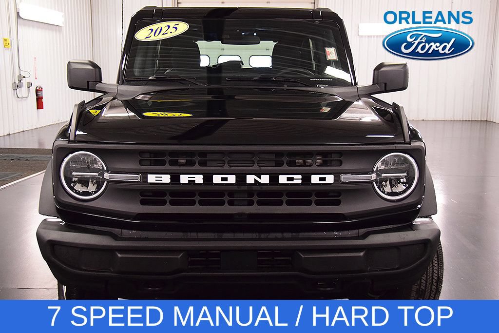 Used 2025 Ford Bronco 2-Door AWD/4WD image 2