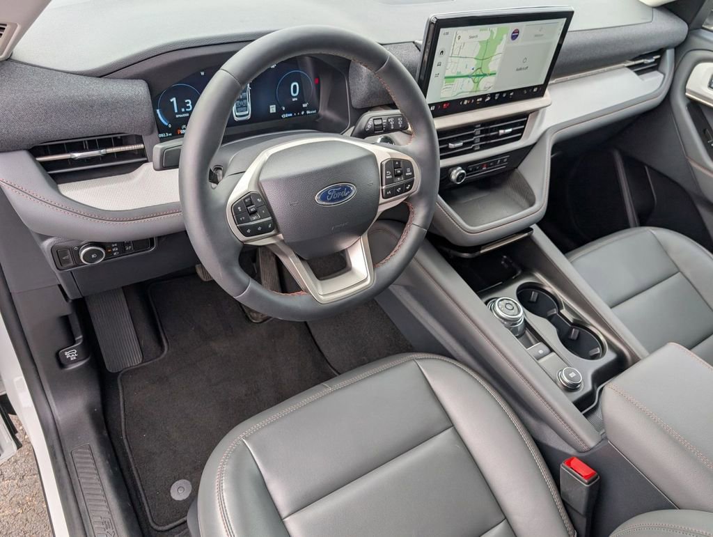 New 2025 Ford Explorer Active w/ Active Comfort Package image 22