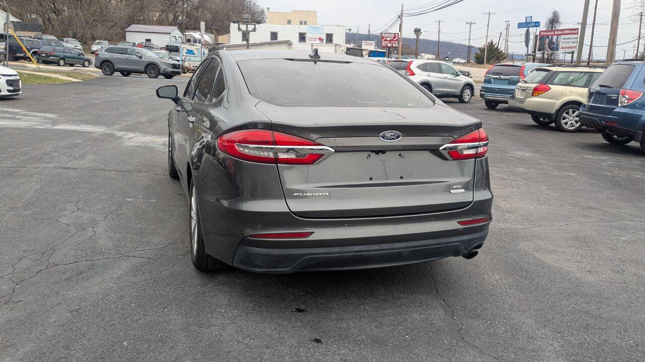 Used 2020 Ford Fusion SE image 14