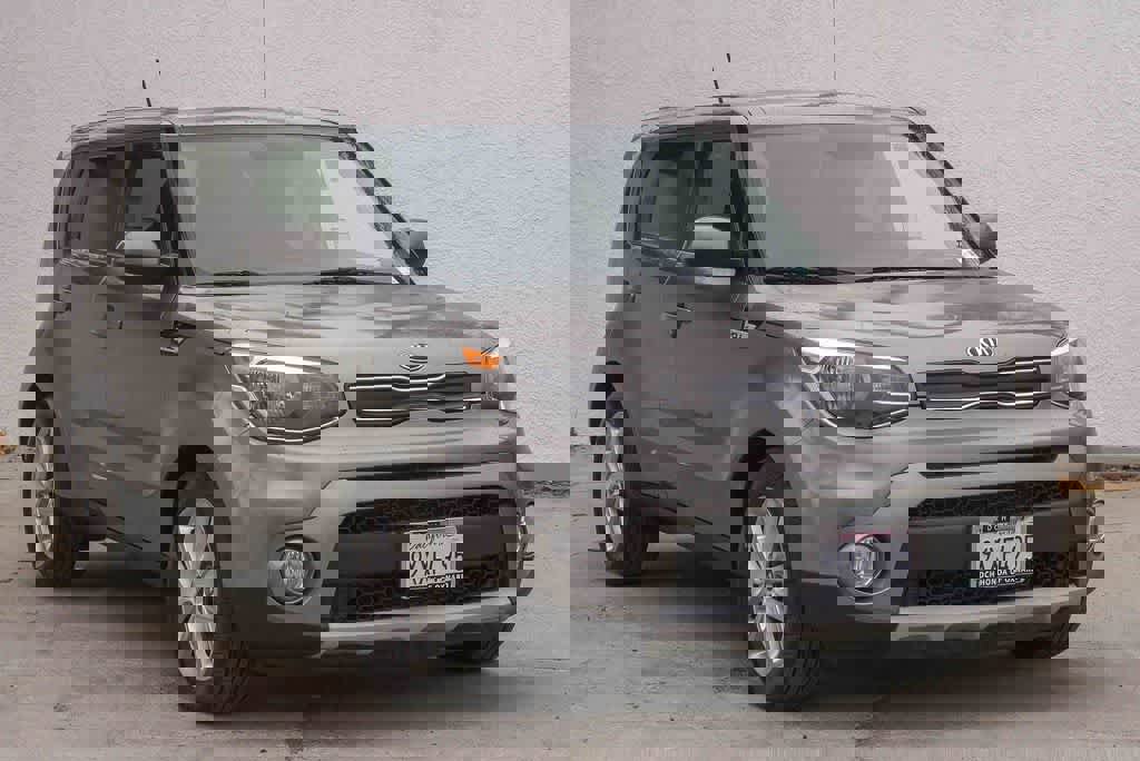 Used 2019 Kia Soul + image 3