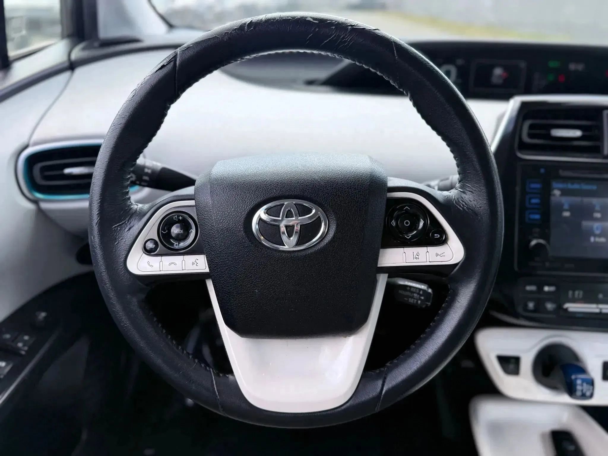 Used 2017 Toyota Prius Prime Plus w/ Carpet Mat Package image 24