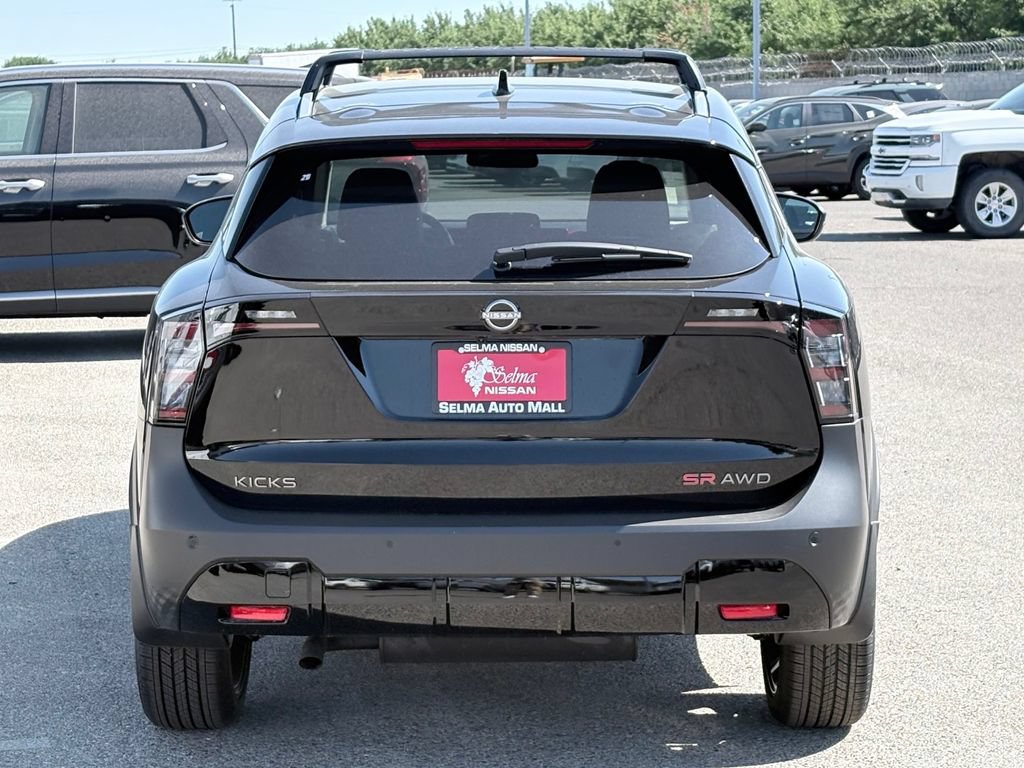 New 2026 Nissan Kicks SR AWD/4WD image 5