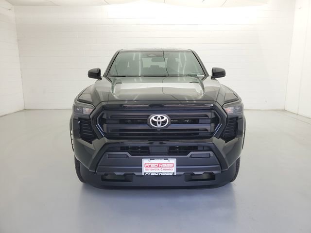 Used 2025 Toyota Tacoma SR AWD/4WD image 3