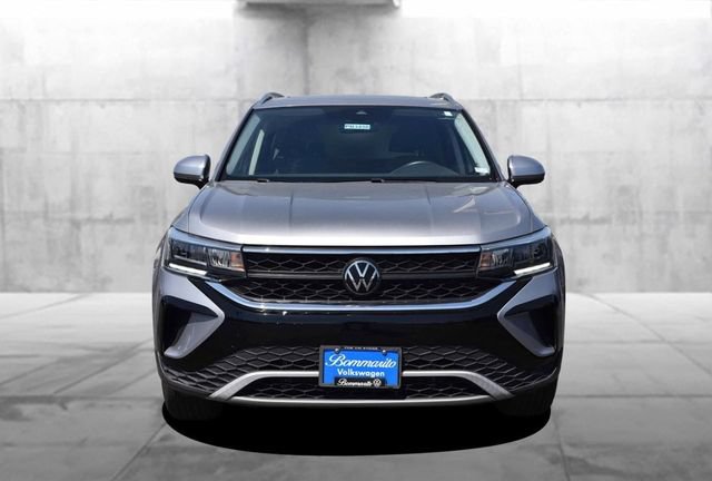 Certified 2023 Volkswagen Taos SE w/ Panoramic Sunroof Package AWD/4WD image 4