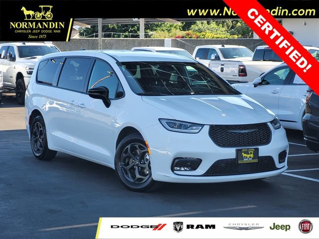 Certified 2024 Chrysler Pacifica Limited