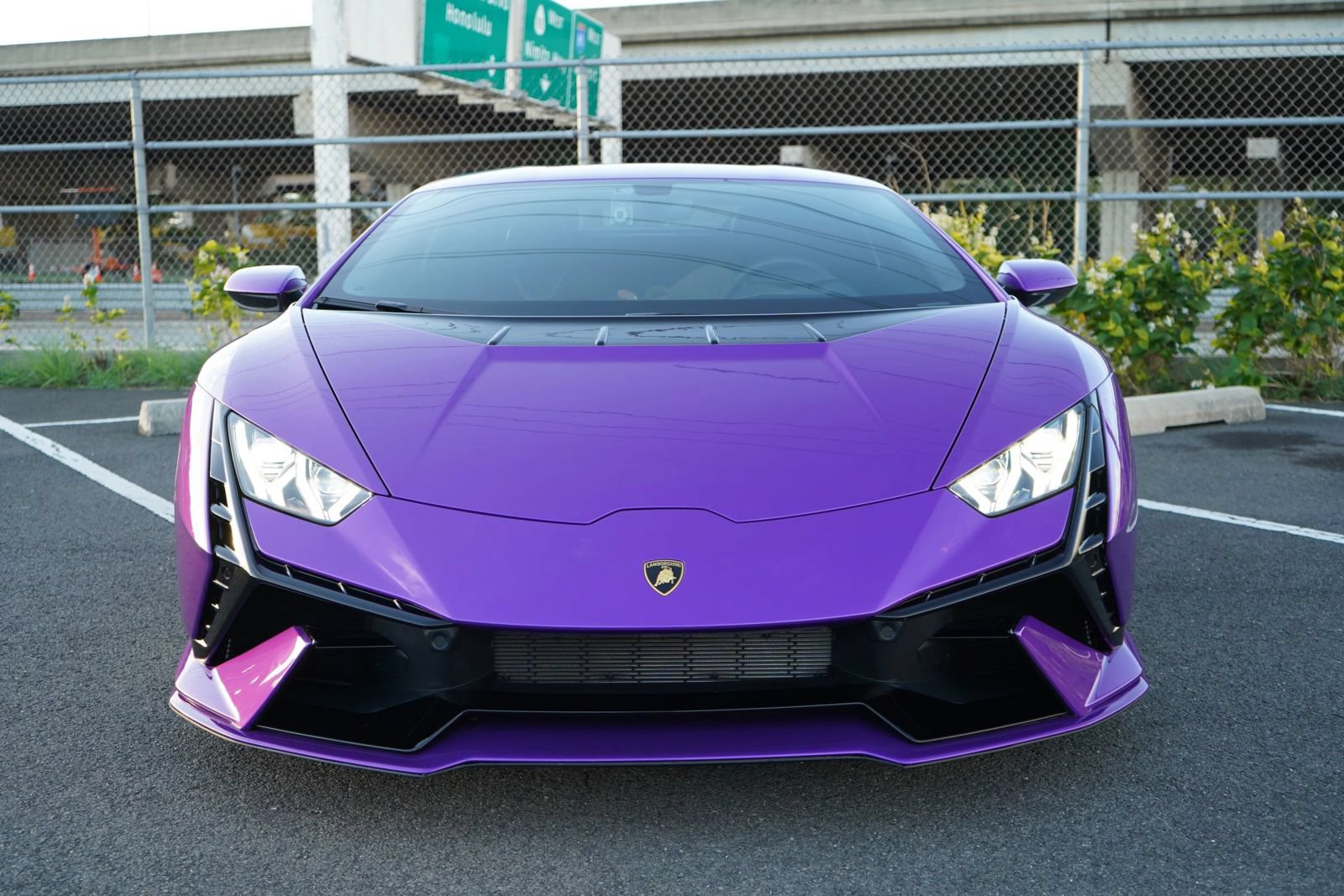 Used 2024 Lamborghini Huracan Tecnica RWD image 3