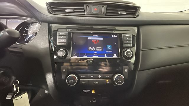 Used 2020 Nissan Rogue S FWD image 22