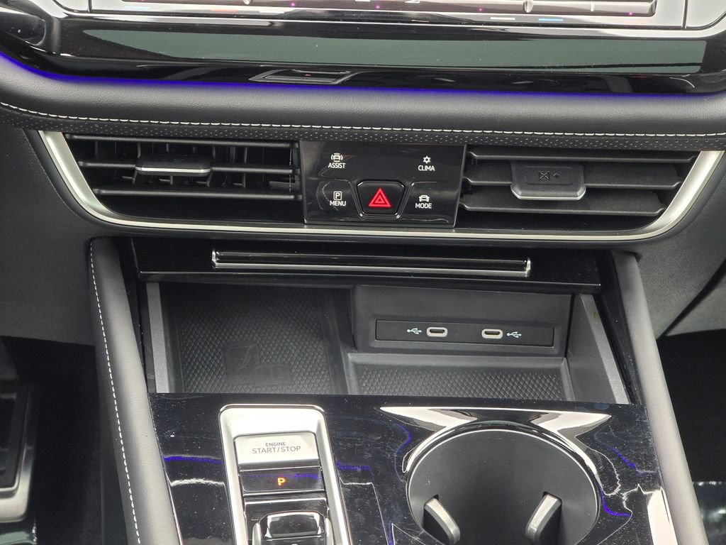 Used 2024 Volkswagen Atlas SEL Premium R-Line image 37