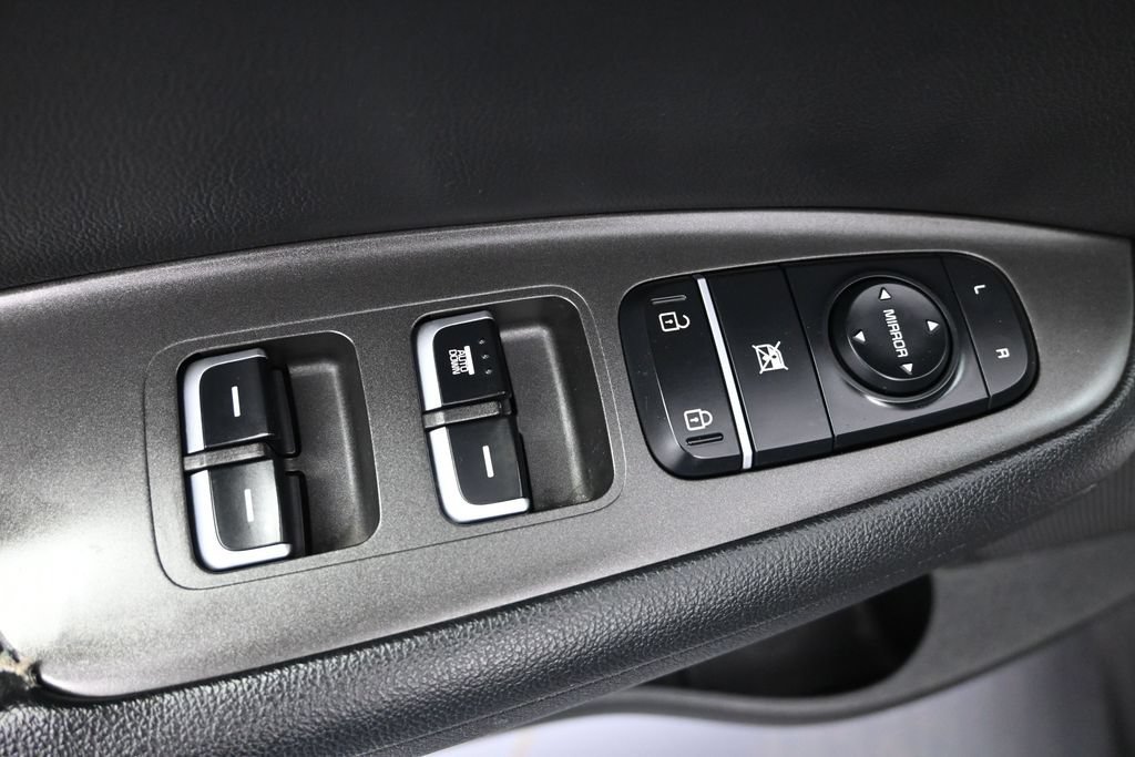 Used 2018 Kia Optima S FWD image 10