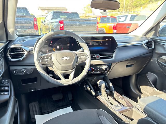 Used 2024 Chevrolet TrailBlazer LT AWD/4WD image 11