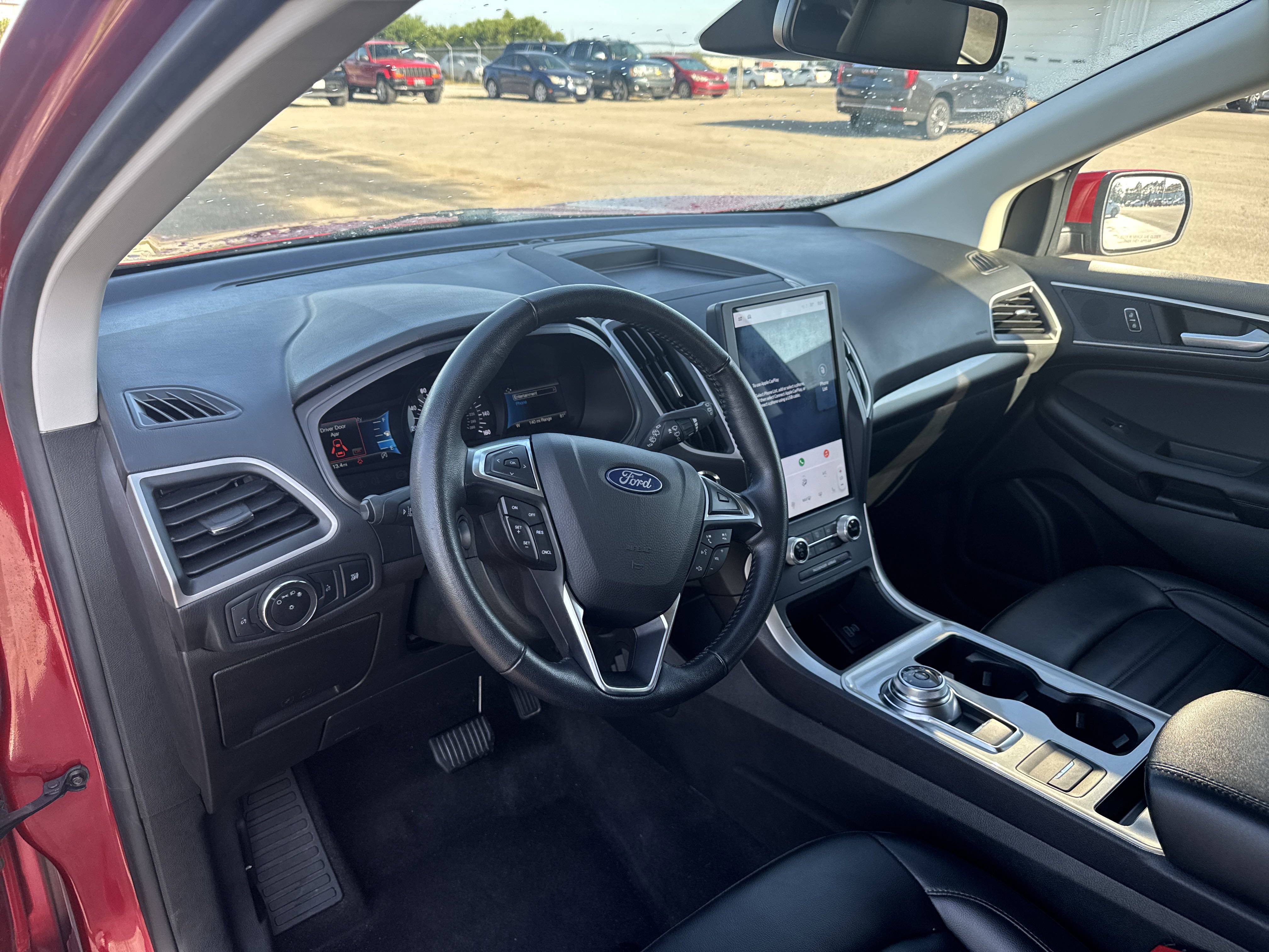 Used 2023 Ford Edge SEL image 9