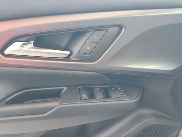 New 2025 Chevrolet Equinox EV RS image 39