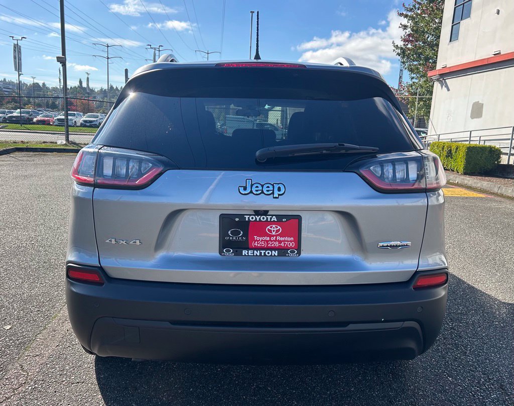 Used 2019 Jeep Cherokee Latitude Plus w/ Cold Weather Group AWD/4WD image 6