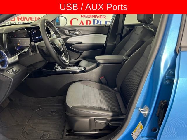 Used 2025 Chevrolet Trax LT w/ Driver Confidence Package image 11