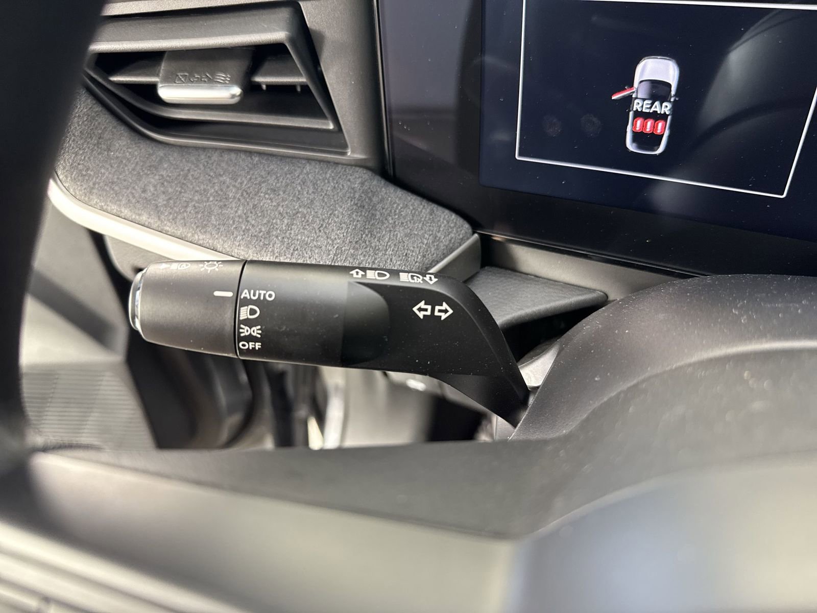 New 2025 Nissan Kicks SV w/ SV Premium Package image 15