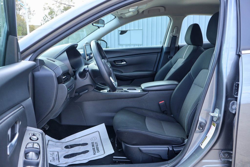 Used 2023 Nissan Sentra SV image 7