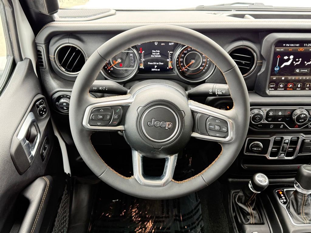 Used 2023 Jeep Gladiator Overland AWD/4WD image 23