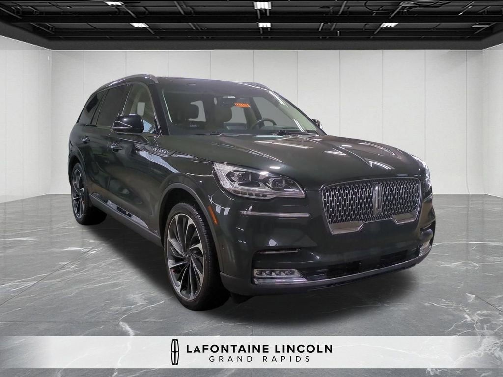 Certified 2023 Lincoln Aviator Reserve w/ Equipment Group 201A image 7