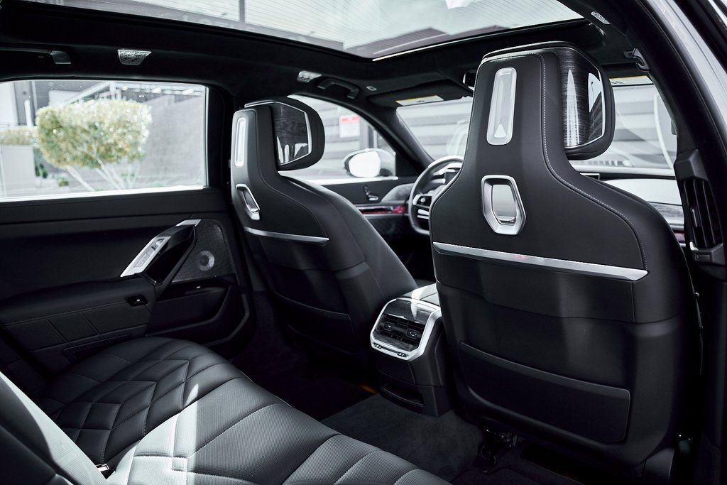 Used 2024 BMW 760i xDrive image 39