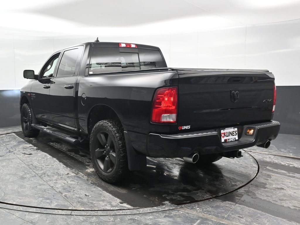 Used 2019 RAM 1500 Classic SLT w/ Black Appearance Group image 9