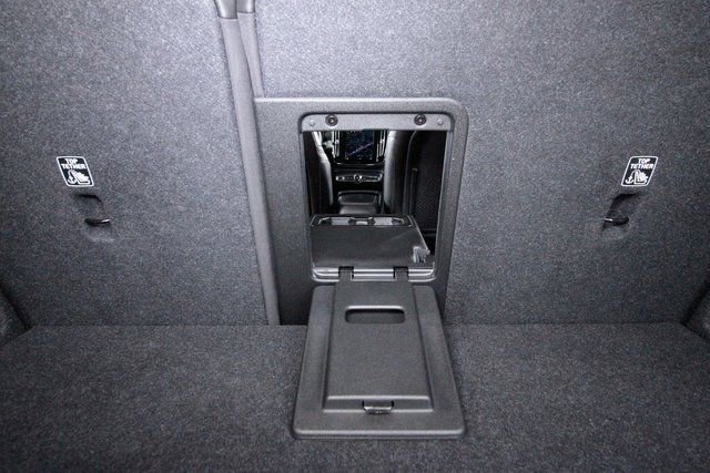 Certified 2025 Volvo XC40 B5 Plus image 30