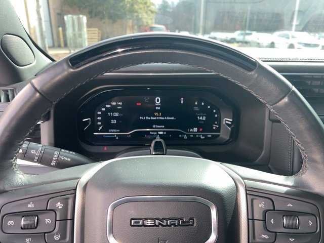 Used 2023 GMC Yukon Denali w/ Denali Reserve Package image 10