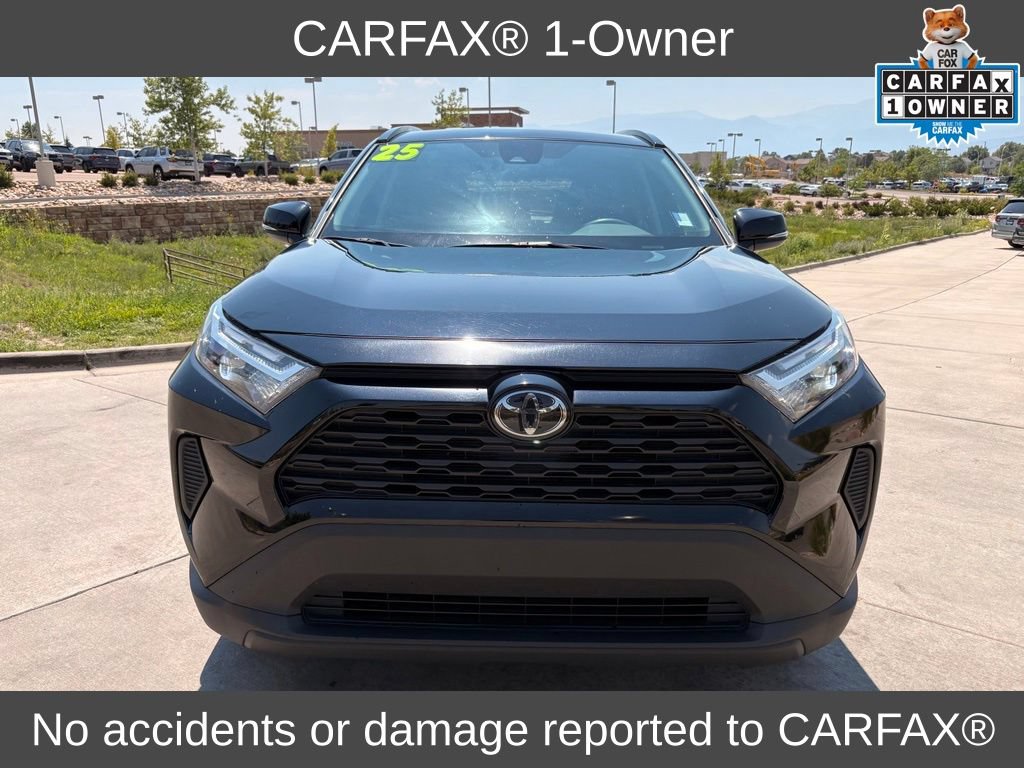 Used 2025 Toyota RAV4 XLE AWD/4WD image 2