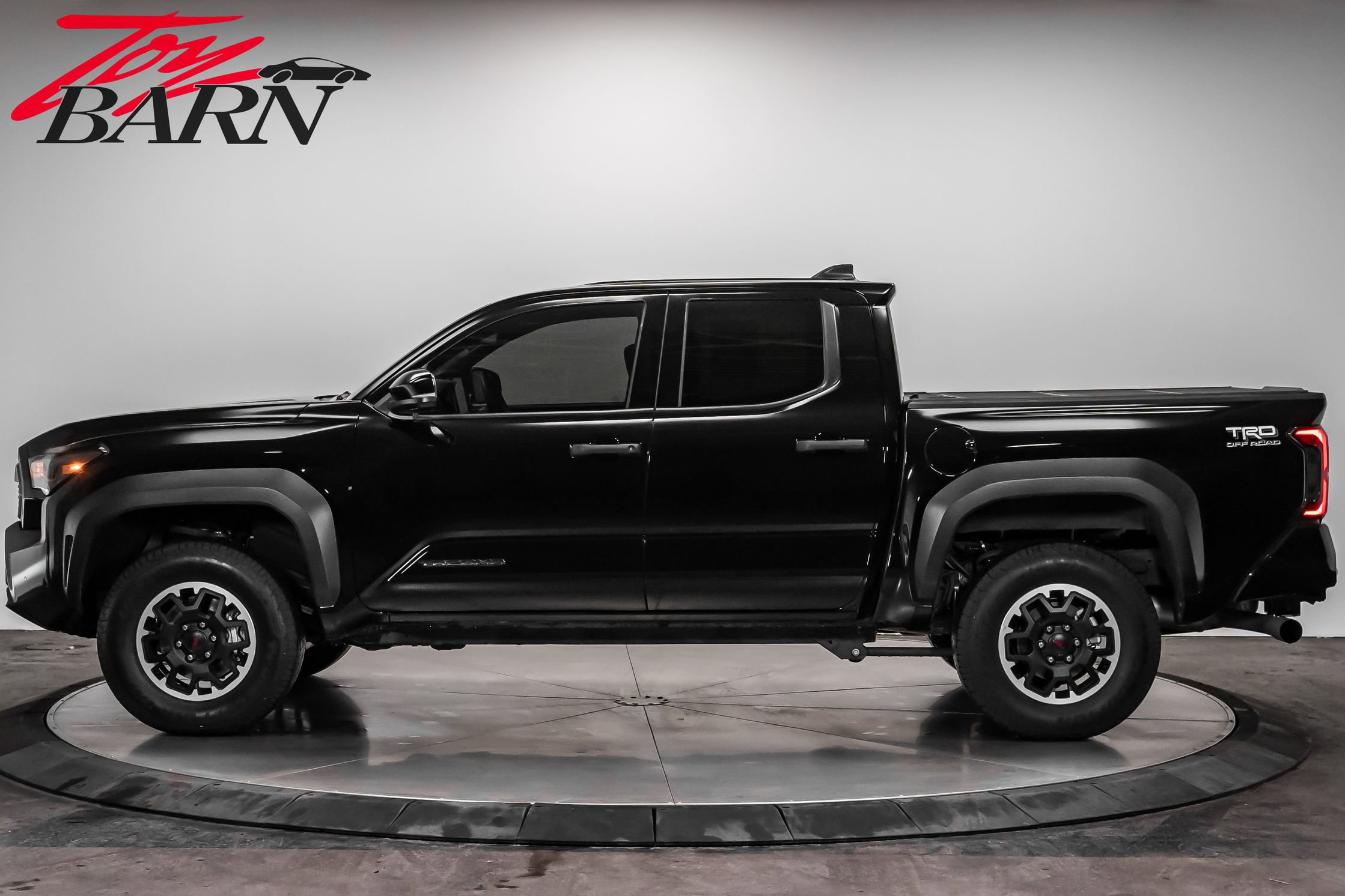 Used 2025 Toyota Tacoma TRD Off-Road video 2