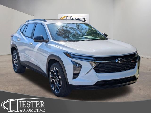 New 2026 Chevrolet Trax RS w/ Sunroof Package FWD image 1