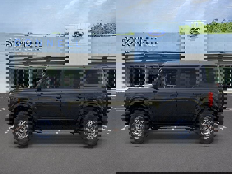 New 2025 Ford Bronco 4-Door image 3