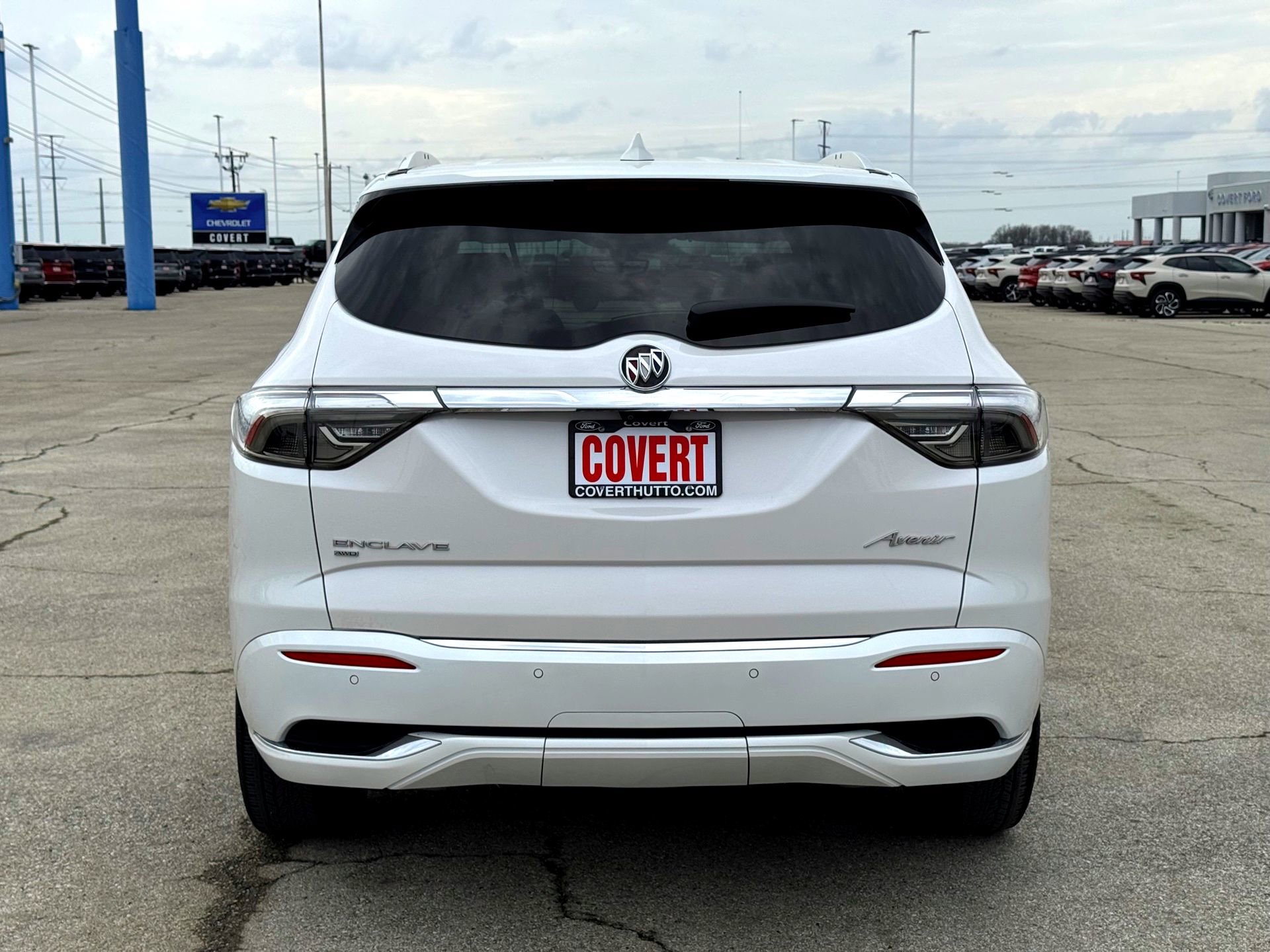Used 2024 Buick Enclave Avenir w/ Avenir Technology Package image 7