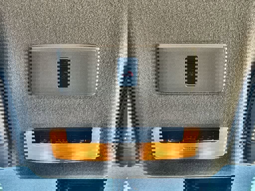 Used 2024 Nissan Versa SR image 20