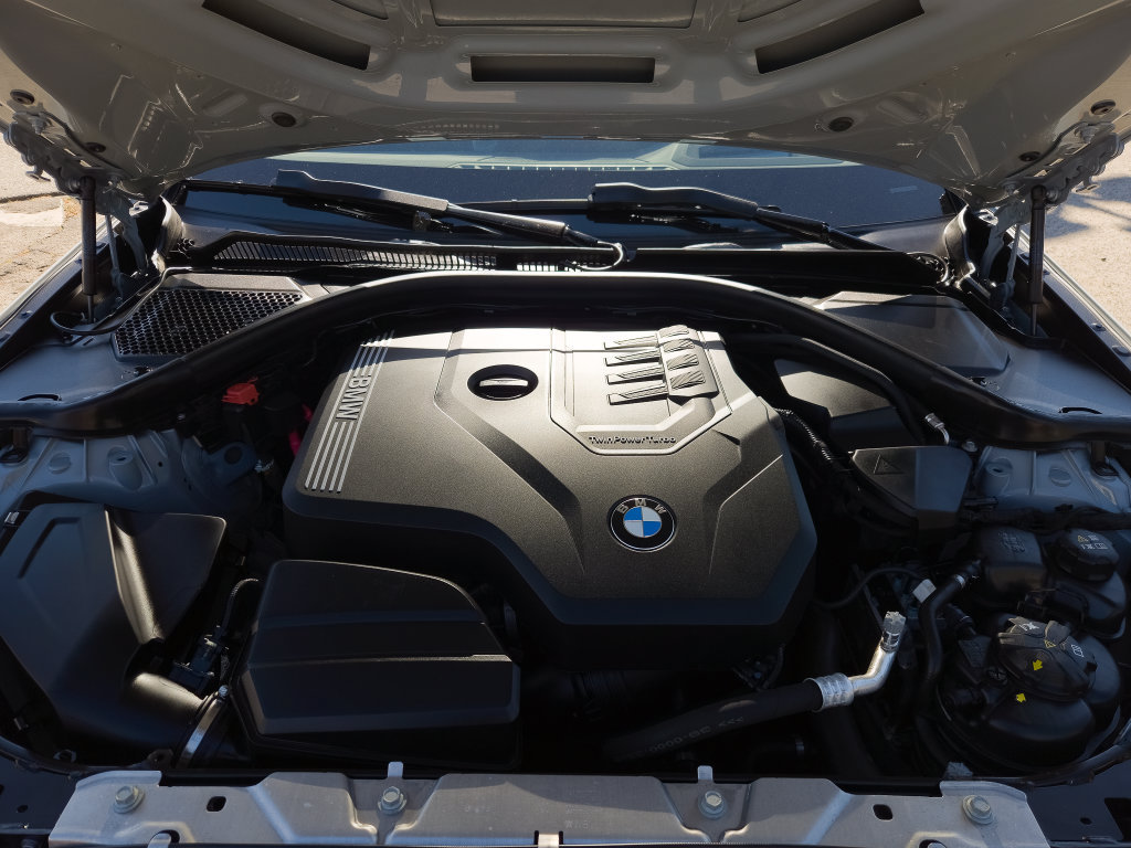 Used 2024 BMW 330i Sedan w/ M Sport Package RWD image 27