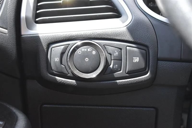 Used 2020 Ford Edge SEL AWD/4WD image 18