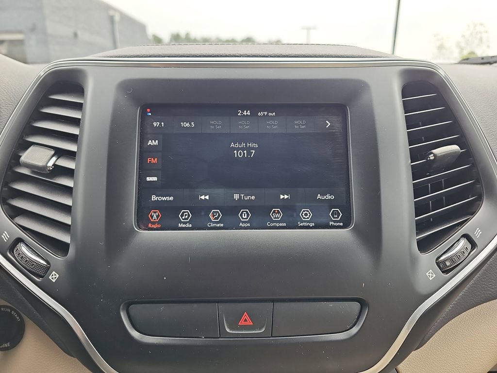 Used 2020 Jeep Cherokee Latitude image 24