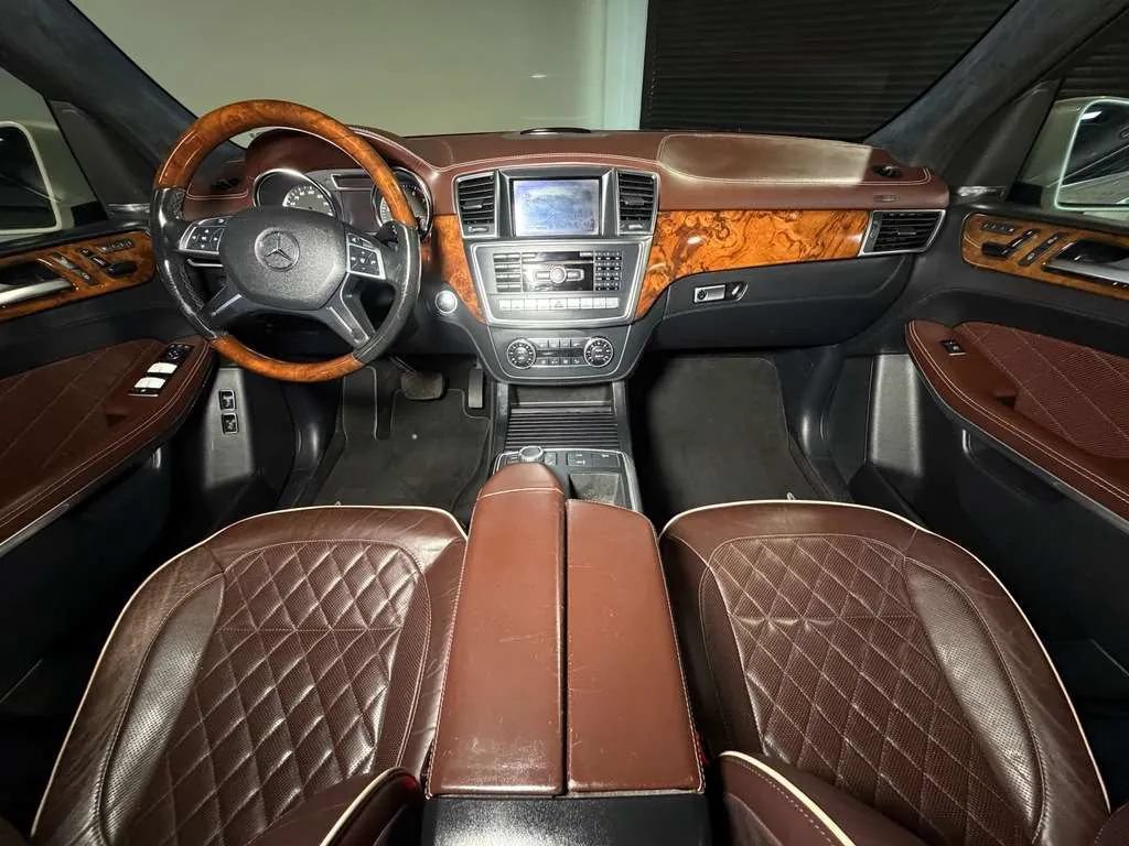 Used 2015 Mercedes-Benz GL 550 4MATIC image 27