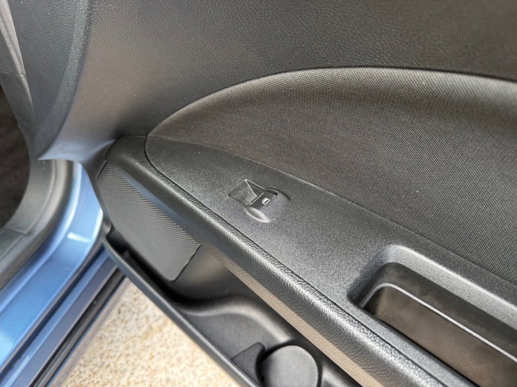 Used 2018 Ford Fusion SE FWD image 25