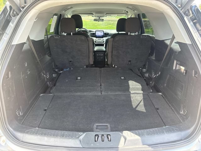 Used 2021 Ford Explorer XLT RWD image 13