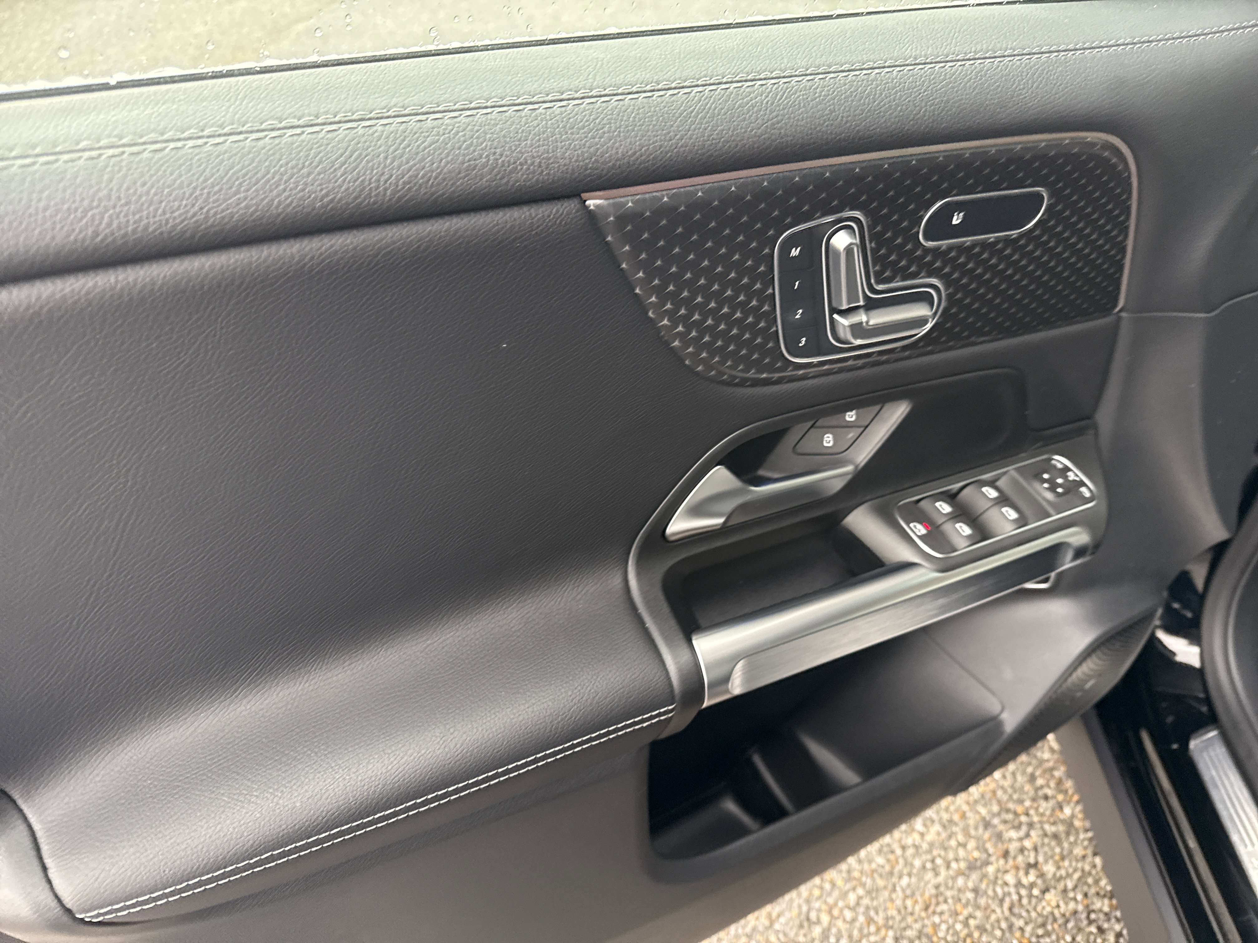 Certified 2025 Mercedes-Benz GLB 250 4MATIC image 7